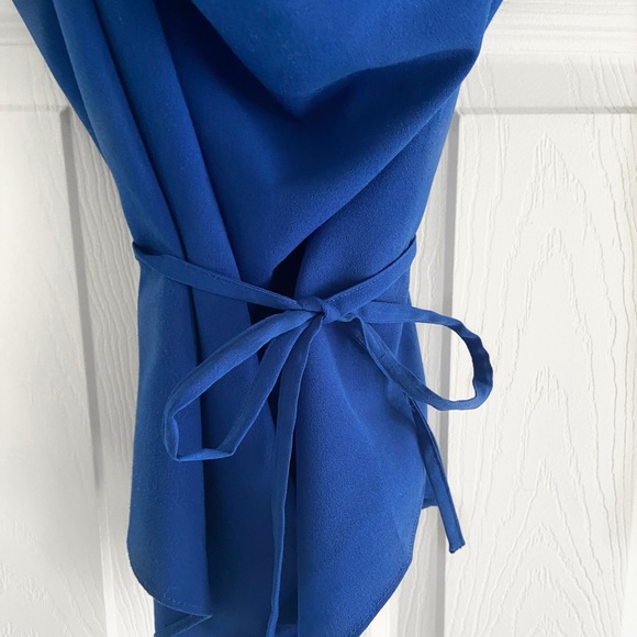 Arden B | Blue sleeveless cowl neck blouse - Picture 5 of 8